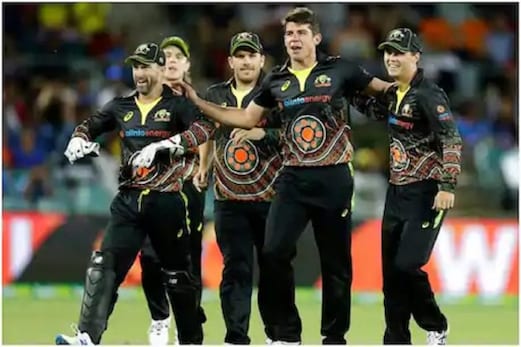 IND vs AUS: میتھیو ویڈ اور میکسویل کی نصف سنچری، آسٹریلیا نے تیسرے ٹی -20 میں ہندوستان کو 12 رنوں سے ہرایا IND vs AUS: میتھیو ویڈ اور میکسویل کی نصف سنچری، آسٹریلیا نے تیسرے ٹی -20 میں ہندوستان کو 12 رنوں سے ہرایا