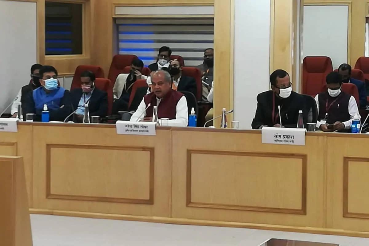 وگیان بھون میں کسان لیڈروں سے دو مرکزی وزرا نریندر سنگھ تومر اور پیوش گوئل نے بات چیت کی۔