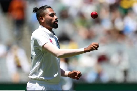 India vs Australia:پہلے ہی ٹیسٹ میں 5وکٹ کے ساتھ حیدرآبادی کھلاڑی محمد سراج کے کئیرئیر کی شاندار شروعات India vs Australia:پہلے ہی ٹیسٹ میں 5وکٹ کے ساتھ حیدرآبادی کھلاڑی محمد سراج کے کئیرئیر کی شاندار شروعات