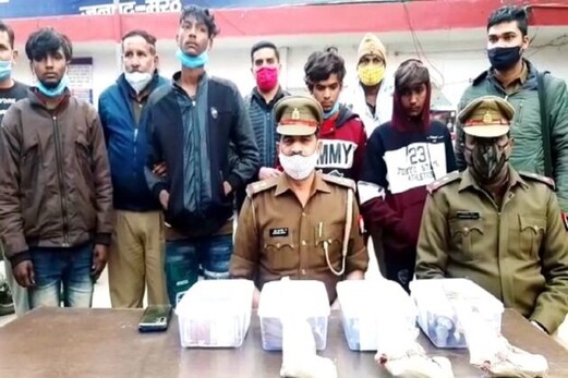 مندر میں بدمعاشوں کی گھٹیا حرکت کا پولیس نے کیا بڑا انکشاف، گرفتار میں ایک مقامی بی جے پی لیڈر کا بیٹا مندر میں بدمعاشوں کی گھٹیا حرکت کا پولیس نے کیا بڑا انکشاف، گرفتار میں ایک مقامی بی جے پی لیڈر کا بیٹا