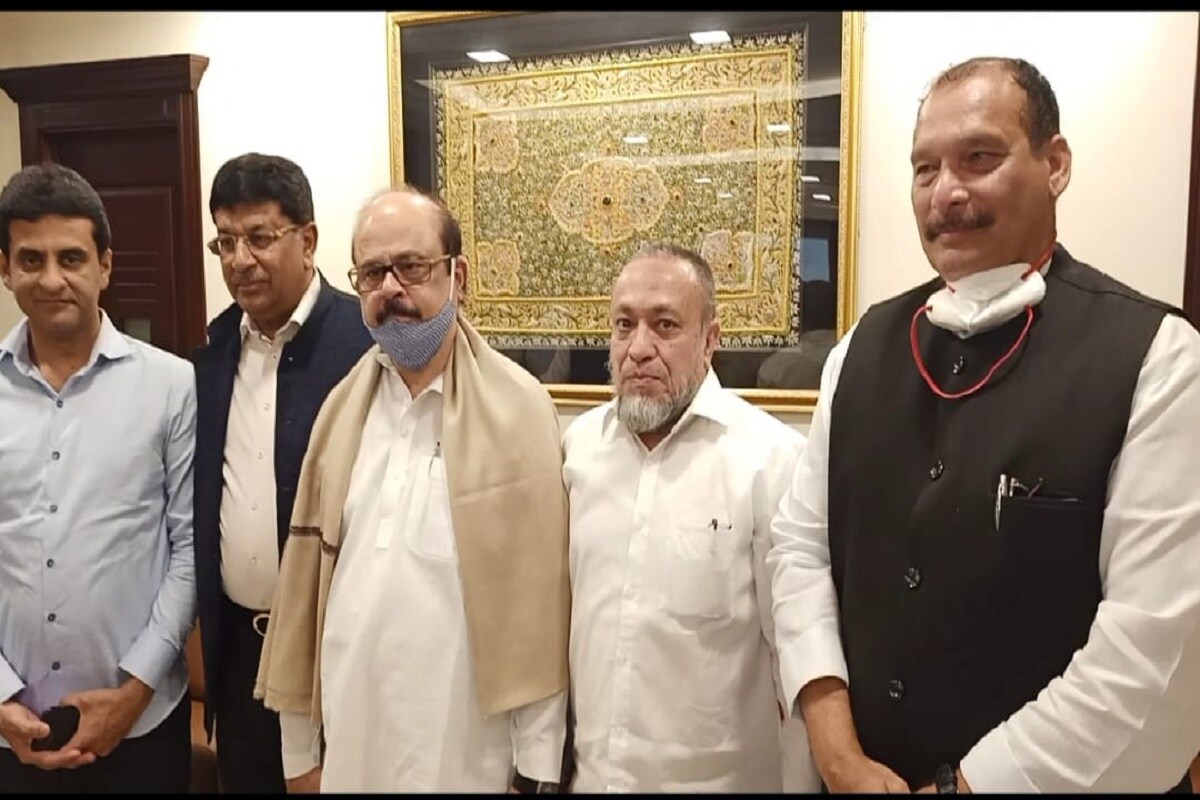 اے آئی سی سی کے جنرل سیکرٹری نے کہا کہ کانگریس پارٹی کیلئے اس طرح کے حالات کوئی نئے نہیں ہیں۔ اس سے قبل بھی 1977 کے لوک سبھا انتخابات میں 9 ریاستوں میں کانگریس کو ایک بھی سیٹ نہیں ملی تھی۔