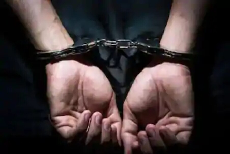  شروعاتی جانچ میں کرنٹ لگنے موت کا معاملہ لگ رہا ہے لیکن لاپرواہی اور ثبوتوں کو مٹانے کی کوشش کی وجہ سے پولیس نے معاملہ درج کر لیا ہے۔