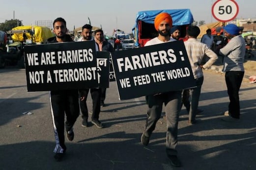 Farmers' Protest: سنگھو بارڈر سے نکلے کسان لیڈران، 3 بجے حکومت سے بات چیت Farmers' Protest: سنگھو بارڈر سے نکلے کسان لیڈران، 3 بجے حکومت سے بات چیت