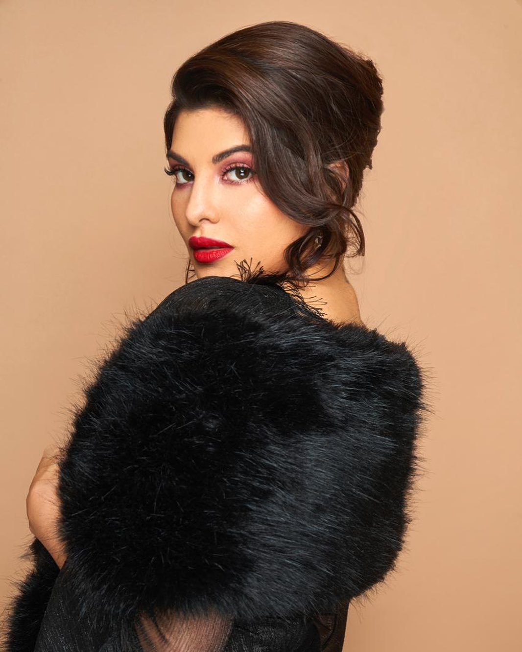  بالی ووڈ اداکارہ جیکلین فرنانڈیز ۔ (photo credit: instagram/@jacquelinef143)