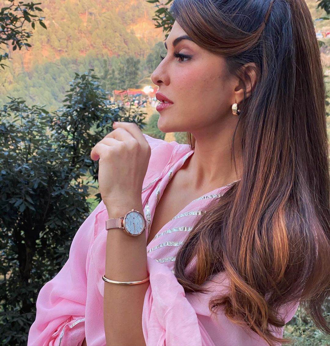  بالی ووڈ اداکارہ جیکلین فرنانڈیز ۔ (photo credit: instagram/@jacquelinef143)