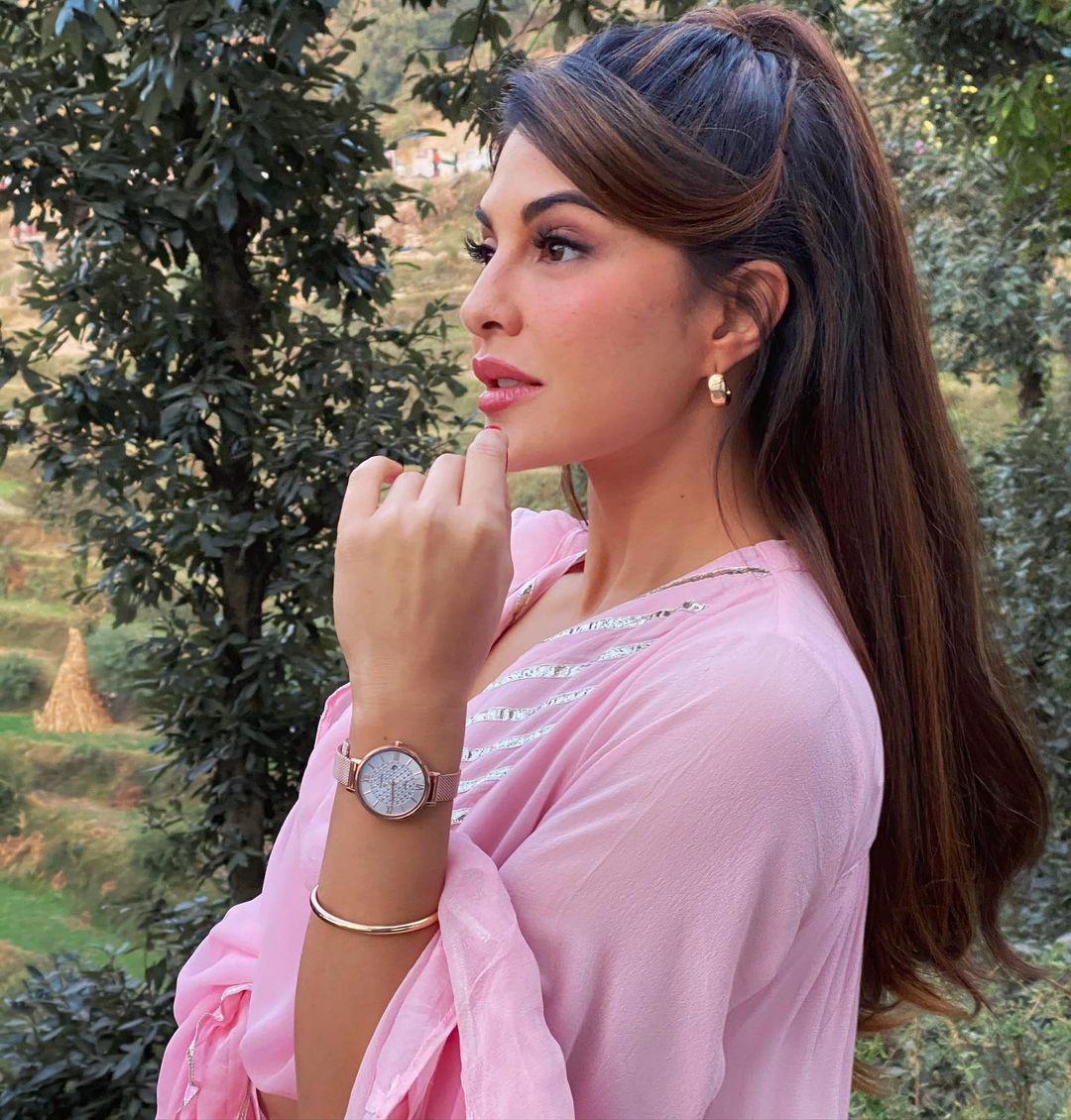  بالی ووڈ اداکارہ جیکلین فرنانڈیز ۔ (photo credit: instagram/@jacquelinef143)