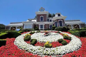 ہفتہ میں 97 کروڑ کمانے والے مائیکل جیکسن کی یہ جائیداد صرف اتنے روپے میں ہوئی فروخت!