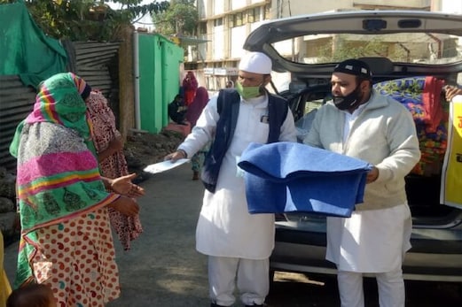 کورونا قہر میں خدمت خلق، برکت اللہ بھوپال ایجوکیشن سوسائٹی نے موسم سرما میں شروع کی مہم کورونا قہر میں خدمت خلق، برکت اللہ بھوپال ایجوکیشن سوسائٹی نے موسم سرما میں شروع کی مہم