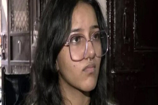 راستا ریسٹورنٹ کے بانی پارٹنر گوتمیش سنگھ نے اپنی ایک پوسٹ میں کہا، ’’ہمیں جمعہ کی شام راستا گڑگاؤں میں پیش آنے والے واقعے کے لیے بہت افسوس ہے۔ ہم سب کو ساتھ لے کر چلنے کے لیے کھڑے ہیں اور کبھی نہیں چاہتے کہ کوئی کسی بھی وجہ سے تنہا محسوس کرے۔