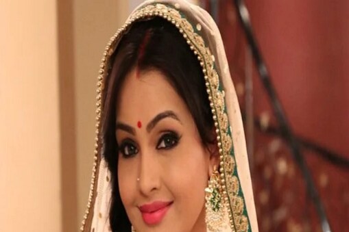 Shubhangi Atre latest bold photoshoot: انگوری بھابھی کا یہ کردار پہلے شلپا شندے نے نبھایا تھا تاہم اب انہوں نے شو چھوڑ دیا ہے جس کے بعد یہ کردار شوبھانگی اترے کے پاس چلا گیا ہے اور وہ اس کردار کے ساتھ انصاف کرنے کی پوری کوشش کر رہی ہیں۔ یہ شو کافی پسند کیا جاتا ہے۔ 