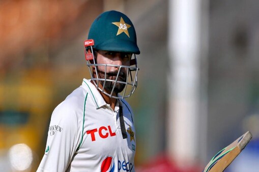 Pakistan vs Australia : بابر اعظم محض 4 رنز سے ڈبل سنچری چوک گئے ، مگر ایک زبردست اننگز کے دم پر انہوں نے سب سے بڑا عالمی ریکارڈ اپنے نام کر لیا۔ بابر نے وراٹ کوہلی، رکی پونٹنگ جیسے تجربہ کار کھلاڑیوں کو پیچھے چھوڑ دیا۔