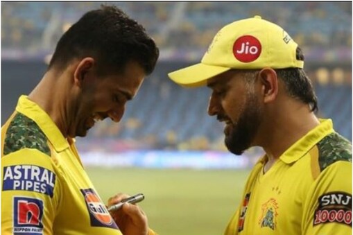 IPL 2022: ایم ایس دھونی (MS Dhoni) کی ٹیم چنئی سپرکنگس نے آئی پی ایل کے آکشن میں دیپک چاہر (Deepak Chahar) کو 14 کروڑ روپئے میں خریدا تھا۔ یہ تیز گیند باز گزشتہ دنوں ویسٹ انڈیز سیریز کے دوران زخمی ہوگیا تھا۔ ٹورنامنٹ کا آغاز 26 مارچ سے ہونا ہے۔
