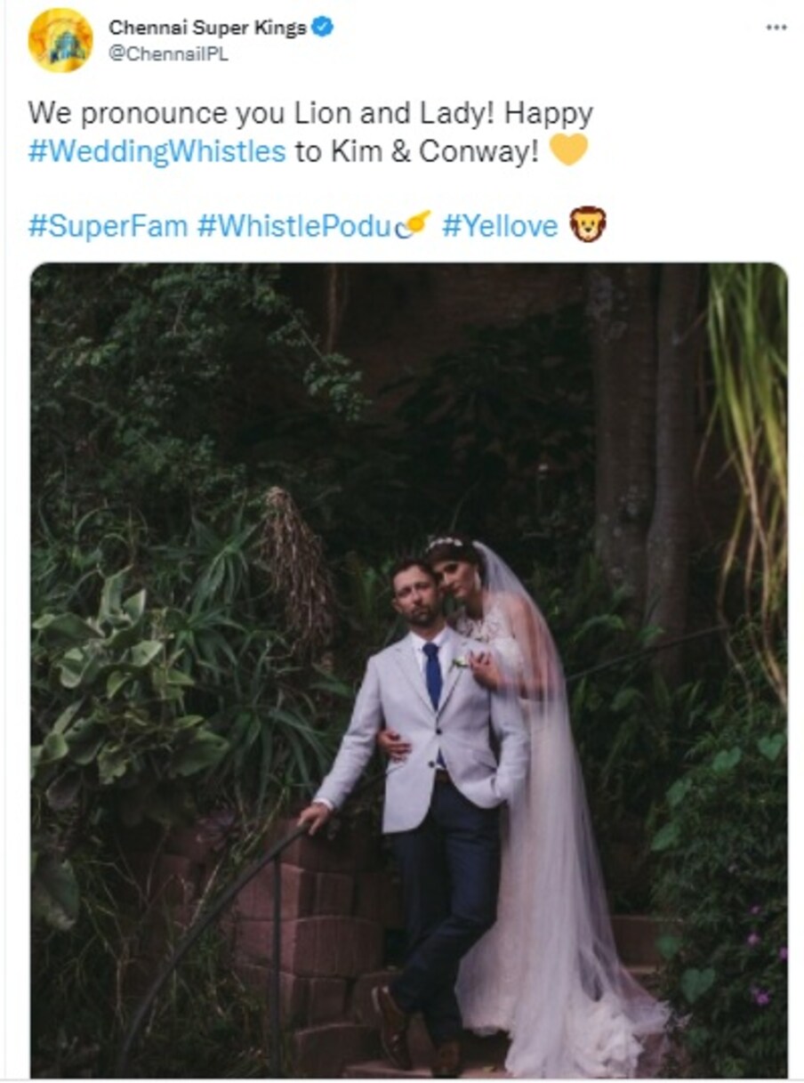  اب ان کی شادی کی تصویر سوشل میڈیا پر خوب وائرل ہو رہی ہے۔ رپورٹس کے مطابق کونوے اور کم دونوں ایک دوسرے کو گزشتہ 3 سال سے ڈیٹ کر رہے تھے۔