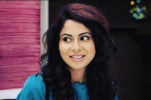 چھوی متل (Chhavi Mittal) نے لکھا، ’یہ اچھی چیز نہیں ہوئی ہے، لیکن اس سے میں اپنا حوصلہ نہیں ٹوٹنے دوں گی۔ ہوسکتا ہے کہ میں پھر سے پہلے جیسی نہ نظر آوں، لیکن مجھے الگ محسوس کرانے کی ضرورت نہیں ہے۔ یہ چھاتی کے کینسر سے بچ جانے والوں کے لئے میری حوصلہ افزائی ہے۔ آپ کو نہیں معلوم کہ میں آپ سے کتنا ترغیب لیتی ہوں۔