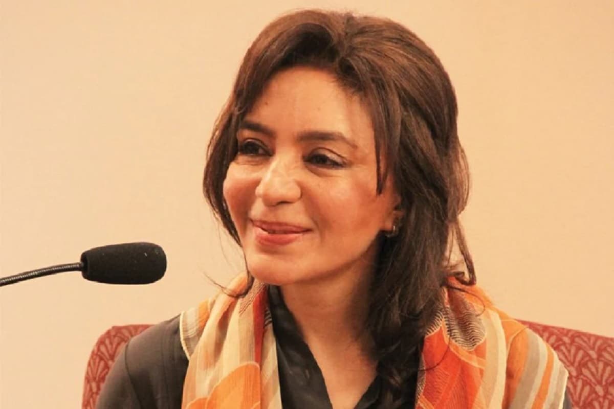 تحمینہ درانی کی بھی یہ تیسری شادی ہے۔ انہوں نے 1991 میں اپنی بایوگرافی بک مائی فیوڈل لارڈ لکھ کر پاکستان میں تہلکہ مچا دیا تھا۔