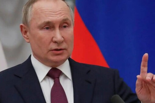 Russia Ukraine Conflict News:  کریملن کے ترجمان دیمیرتی پوسکوو نے پریس کانفرنس میں کہا کہ یوکرین کو دوسرے ممالک سے بھاری ہتھیاروں کی سپلائی کرنا ایک ایسا رجحان ہے جو مستقبل میں یوروپ کی سیکورٹی کو خطرے میں ڈال سکتا ہے ۔ 