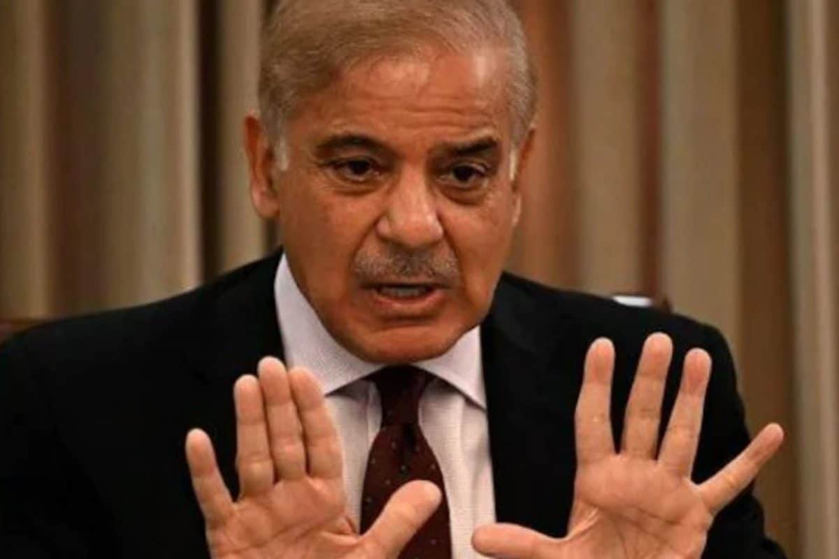 شیخ رشید نے کہا کہ سابق وزیر اعظم عمران خان جلد الیکشن کرانے کے بارے میں وزیر اعظم شہباز شریف کے ساتھ تبادلہ خیال کرنے کے لئے تیار ہیں۔
