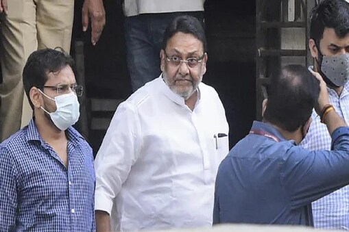 انفورسمنٹ کی چارج شیٹ میں داود ابراہیم کے بھائی اقبال کاسکر اور ان کی بہن حسینہ پارکر کے بیٹے علی شاہ پارکر سمیت 17 گواہوں کے بیان شامل ہیں۔ علی شاہ پارکر نے ذکر کیا ہے کہ 2014 میں ان کی ماں حسینہ کے انتقال ہونے تک، داود ابراہیم اور ان کے درمیان لین دین ہوتا تھا۔ ای ڈی کے مطابق، علی شاہ پارکر نے نواب ملک کو کرلا پراپرٹی کی فروختگی کا بھی ذکر کیا ہے۔