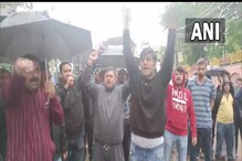جموں وکشمیر: اننت ناگ میں کشمیری پنڈتوں کا احتجاجی مظاہرہ، سر منڈواکر راہل بھٹ کو کیا یاد