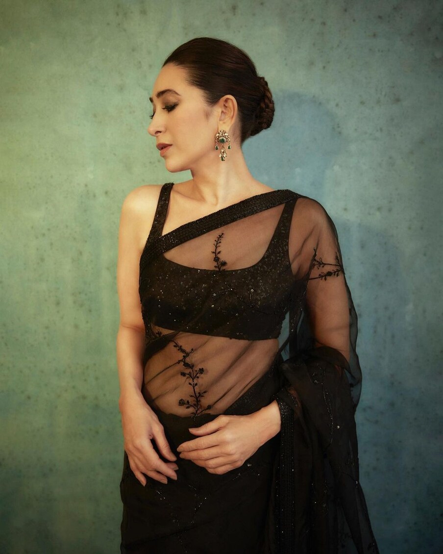  اداکارہ کرشمہ کپور ۔ (Photo: @therealkarismakapoor/Instagram)