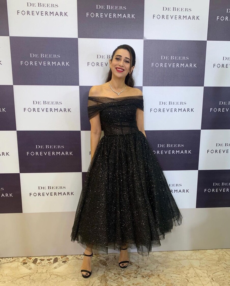  اداکارہ کرشمہ کپور ۔ (Photo: @therealkarismakapoor/Instagram)