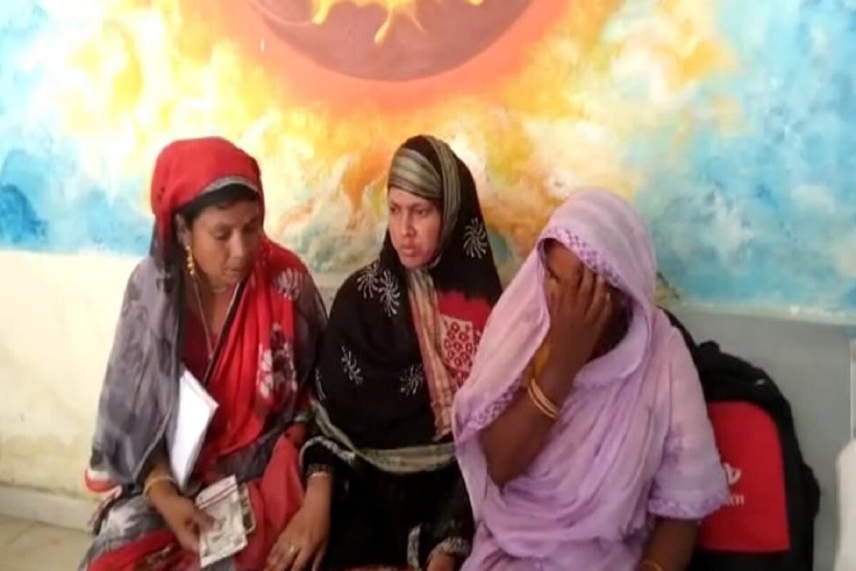 تمام بچوں کے والدین بھوپال پہنچے اور انہوں نے سی ڈبلیو سی پہنچ کر اپنے اپنے بچوں کے تعلق سے دستاویز پیش کئے، لیکن چائلڈ ویلفیئر سینٹر نے یہ کہہ کر بچوں کو والدین کے سپرد کرنے سے انکار کردیا کہ ان میں بچوں کے آدھار کارڈ اور دوسرے دستاویز تو ہیں مگر برتھ سرٹیفکیٹ نہیں ہے۔