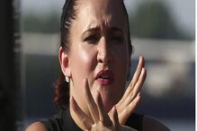 Sign Language: اشاروں کی زبان کے ترجمانوں کو بھی تمام سرکاری پریس کانفرنسوں میں کیاجائے گا