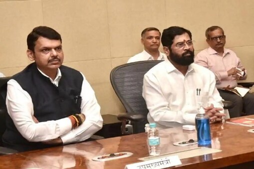Maharashtra Eknath Shinde News: گورنر بھگت سنگھ کوشیاری نے وزیر اعلی ایکناتھ شندے سے ہفتہ یعنی دو جولائی کو اکثریت ثابت کرنے کیلئے کہا ہے ۔ اس کے ساتھ ہی مہاراشٹر کابینہ نے دو دنوں کیلئے ریاستی اسمبلی کا خصوصی اجلاس بلانے کا فیصلہ کیا ہے ۔