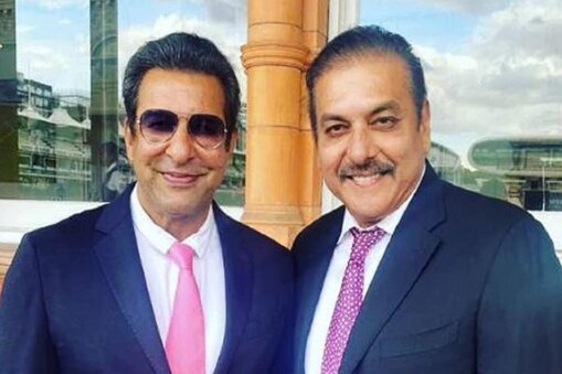 Cricket News: شاستری ان دنوں انگلینڈ میں ہیں۔ 26 جون کو انہوں نے لارڈز کرکٹ گراؤنڈ سے پاکستان کے سابق تیز گیند باز وسیم اکرم کے ساتھ ایک تصویر شیئر کی۔ جیسے ہی سابق کوچ نے تصویر شیئر کی، یہ وائرل ہوگئی۔ 