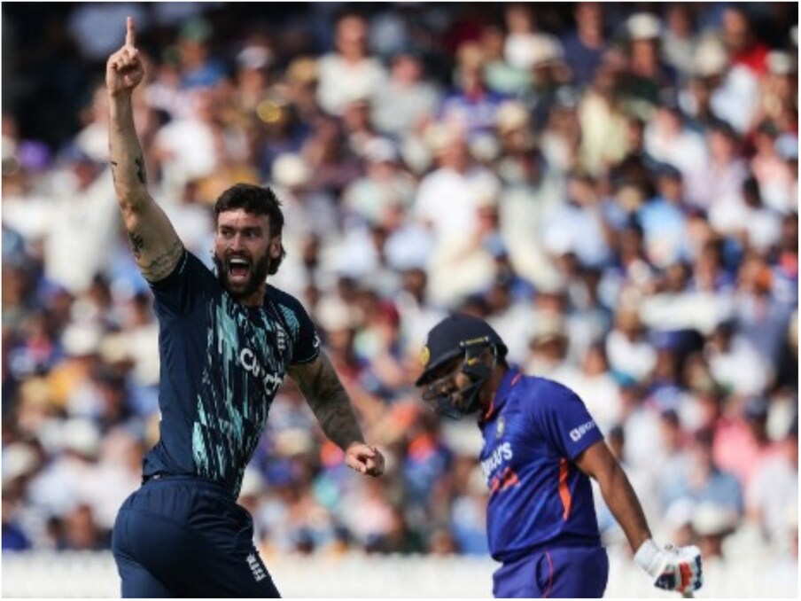  دوسرے ون ڈے میں ریس ٹوپلے (Reece Topley) نے تیز گیند بازی کی۔ بائیں ہاتھ کے اس تیز گیند باز نے 9.5 اوورز میں 24 رنز دے کر 6 وکٹیں حاصل کیں۔ اس کارکردگی کی وجہ سے انگلینڈ نے میچ 100 سے جیت لیا۔ انگلینڈ کے 246 رنز کے جواب میں بھارتی ٹیم 146 رنز ہی بنا سکی۔ اس طرح 3 میچوں کی سیریز 1-1 سے برابر ہوگئی ہے۔ (اے ایف پی)