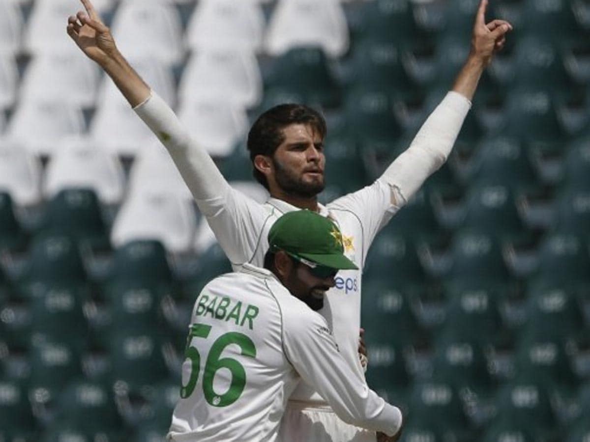پاکستانی تیز گیند باز شاہین شاہ آفریدی کو بھی سری لنکا کے خلاف گالے ٹسٹ میں اچھی گیند بازی کا انعام ملا ہے۔