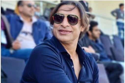 Shoaib Akhtar Biopic: کبھی اپنی تیز رفتار گیند بازی سے بلے بازوں کی نیند حرام کرنے والے پاکستان کے سابق تیز گیند باز شعیب اختر کی زندگی پر ایک بایوپک بننے جا رہی ہے، جس کا نام ’راولپنڈی ایکسپریس‘ ہے۔ شعیب اختر نے سوشل میڈیا پر بایوپک کا موشن پوسٹر جاری کرکے فینس کو یہ خوشخبری دی۔