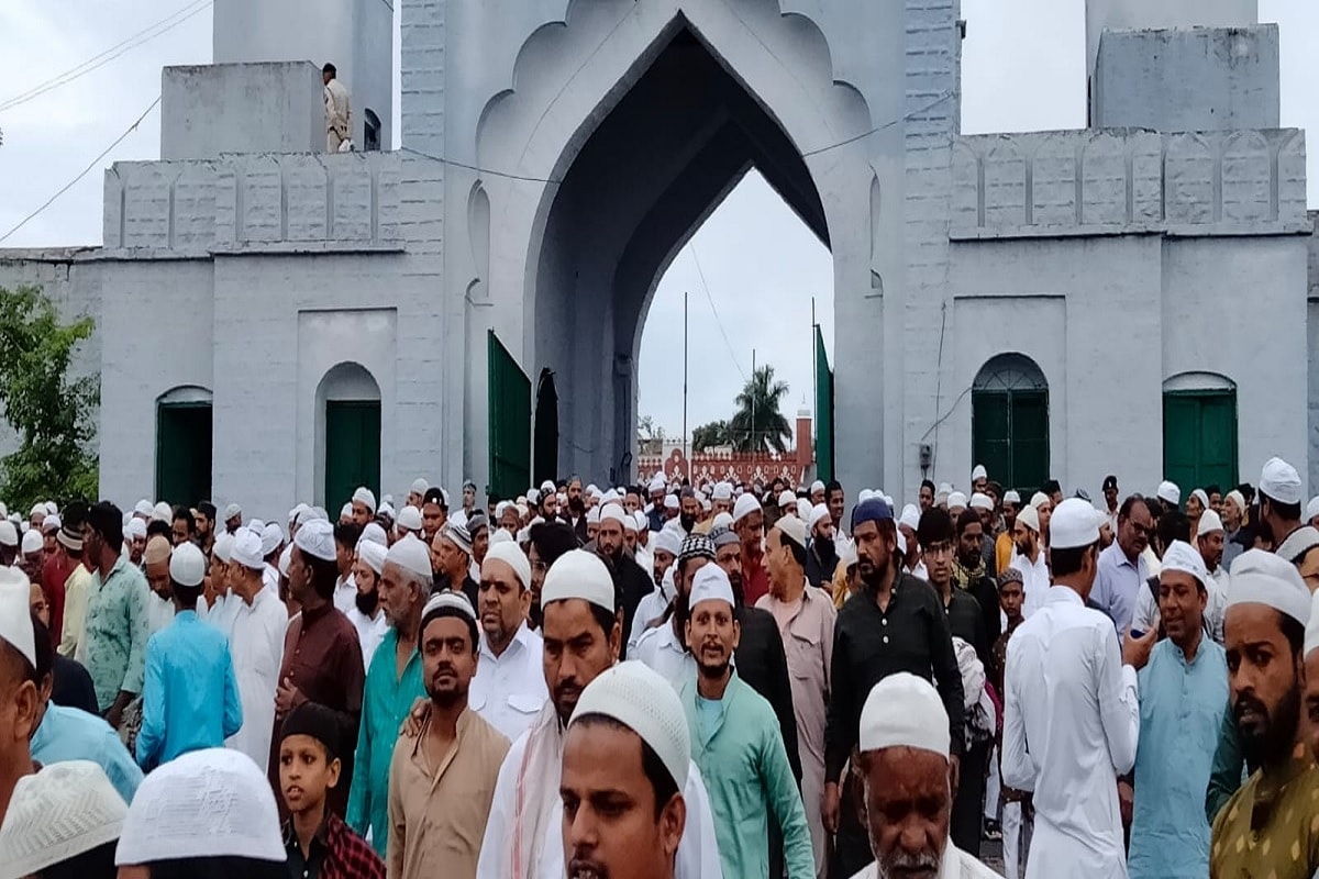 واضح رہے کہ کورونا کی وبا کے سبب دو سال بعد تاریخی شاہجہانی عید گاہ میں ادا کی گئی۔