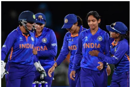 Commonwealth Games 2022: کامن ویلتھ گیمس میں ہندوستانی خواتین کرکٹ ٹیم اچھی شروعات نہیں کرسکی۔ ہرمن پریت کور (Harmanpreet Kaur) کی قیادت والی ٹیم کو پہلے مقابلے میں ٹی20 کی عالمی چمپئن آسٹریلیا کے ہاتھوں شکست ملی۔