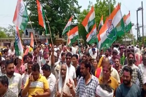 مدھیہ پردیش میں دو مرحلوں میں ہونے والی بلدیاتی انتخابات میں مجموعی طور پر جیت کے بعد بھی بی جے پی کا دائرہ محدود ہوگیا ہے۔ سابقہ بلدیاتی انتخابات میں صوبہ کی 16 نگر نگم میں کامیابی کا پرچم لہرانے والی بی جے پی کو اس بارکے انتخابات میں 7 سیٹوں پر شکست کا سامنا کرنا پڑا۔