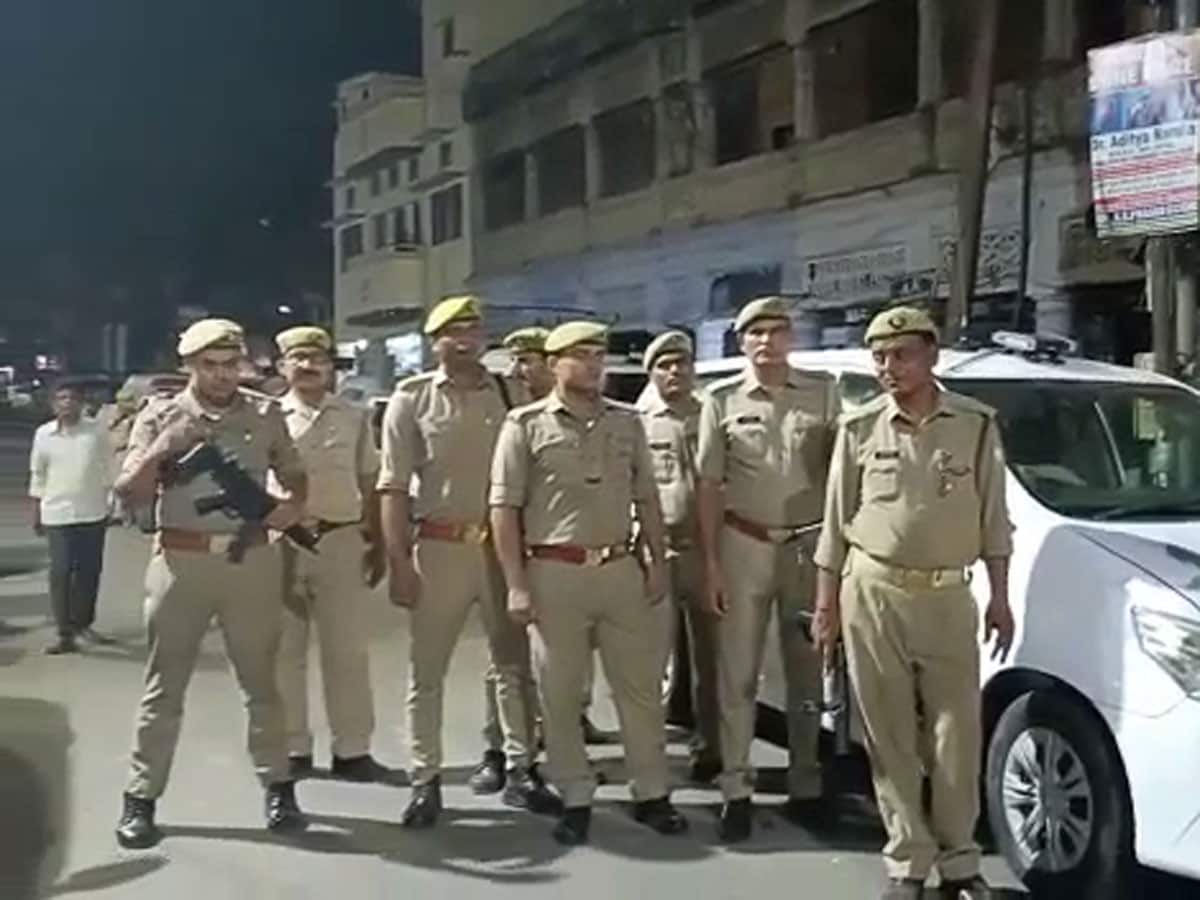 اترپردیش کی راجدھانی لکھنوں میں تہواروں مثلاً عیدالاضحیٰ، ساون اور محرم کو دیکھتے ہوئے دفعہ 144 نافذ کردی گئی ہے۔