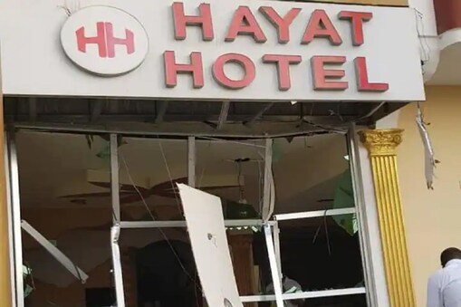 Hotel Hyatt terrorist attack:  اس حادثے میں اب تک 12 افراد کے ہلاک ہونے کی اطلاع ہے جبکہ 15 سے زائد افراد زخمی بتائے جارہے ہیں۔ بندوق برداروں نے حیات ہوٹل پر گولیاں برساتے ہوئے دو کاروں کو دھماکے سے اڑا دیا۔ 