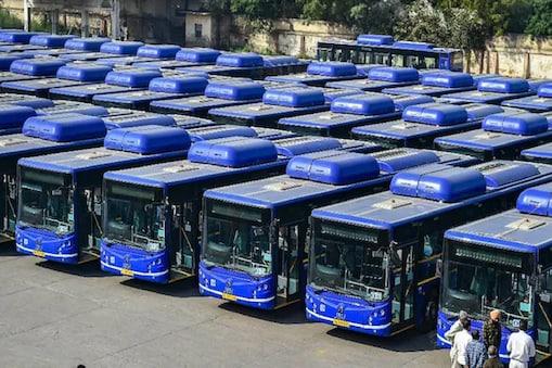 دہلی میں 1000 بسوں کی خرید معاملے میں سی بی آئی نے درج کی ایف آئی آر