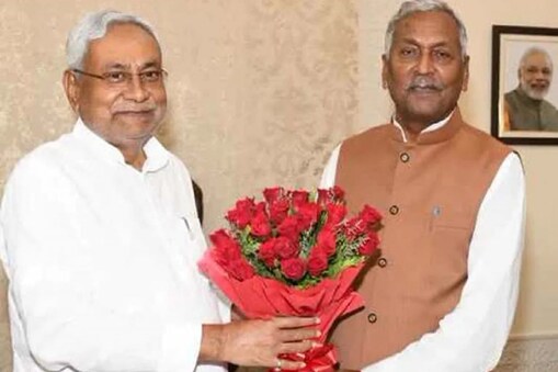 Bihar Political Crisis: بہار کے وزیر اعلی نتیش کمار نے گورنر کو سونپا استعفی نامہ ۔ فائل فوٹو ۔ 