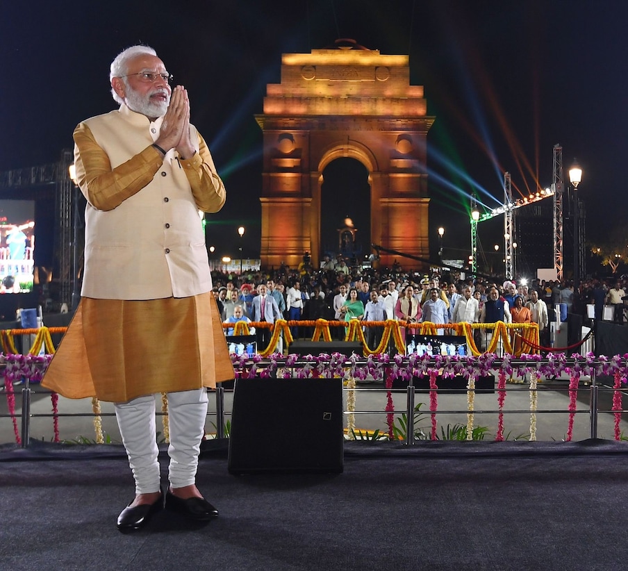  وزیر اعظم مودی نے سینٹرل وسٹا کا افتتاح کردیا ہے ۔ راج پتھ اب تاریخ میں درج ہوچکا ہے ۔ اب اس کو کرتو پتھ کے نام سے جانا جائے گا ۔