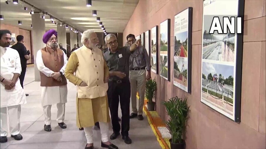  وزیر اعظم مودی نے سینٹرل وسٹا ایوینیو کا جائزہ لیا ۔ تصویر : اے این آئی ۔