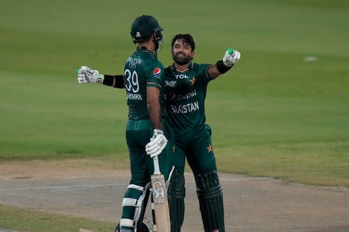 PAK vs HK: پاکستان بڑی جیت کے ساتھ سپر-4 میں داخل