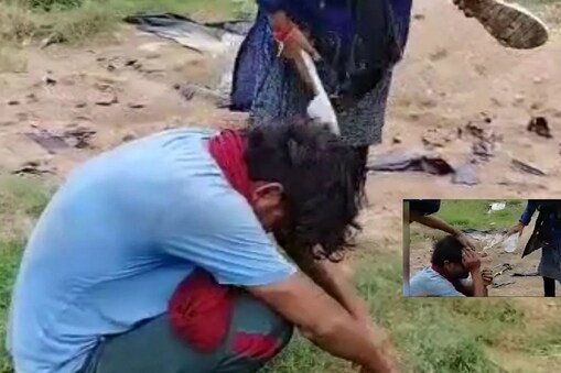 شراب کے نشے میں چھیڑ چھاڑ کرنے والے نوجوان کو پکڑ لیا اور 21 سیکنڈ میں اس پر 45 چپلوں کی برسات کردی۔ لڑکے کو چپل سے مارے جانے کی ویڈیو سوشل میڈیا پر تیزی سے وائرل ہو رہی ہے۔