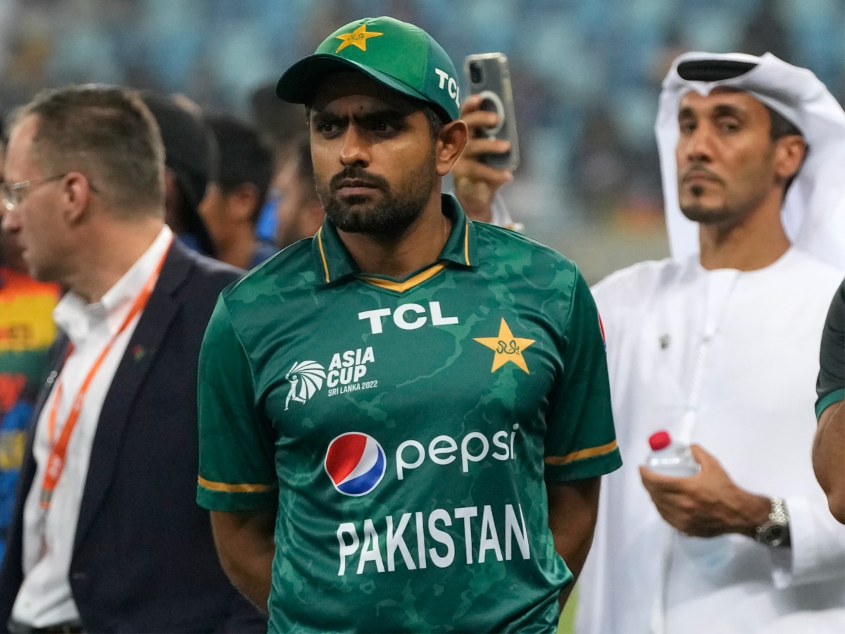 بابر اعظم نے گزشتہ سات ٹی20 میچوں میں صرف 98 رن بنائے تھے، لیکن اس میچ میں انہوں نے اپنے کیریئر کی دوسری سنچری لگاکر لے حاصل کی۔