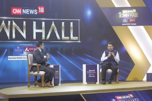Town Hall میں دیویندر فڑنویس نے کہا: شیوسینا میں ٹوٹ کیلئے صرف ادھو ٹھاکرے ذمہ دار