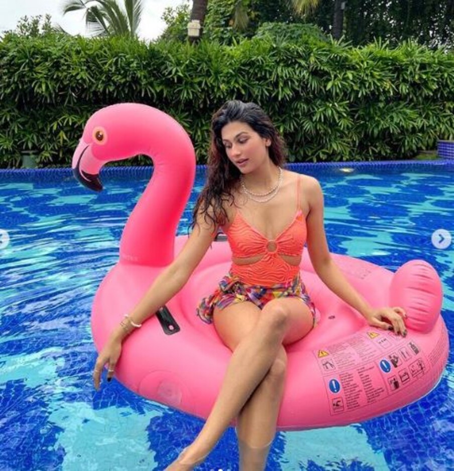  پرتھوی شا نے حال ہی میں بھگوان شیو کے سامنے کھڑے ہوکر ایک تصویر کھینچوائی تھی، جس کو انسٹاگرام پر اپ لوڈ کیا تھا ۔ اس کا کریڈٹ انہوں نے ندھی تپاڑیا کو دیا تھا ۔ (Instagram)