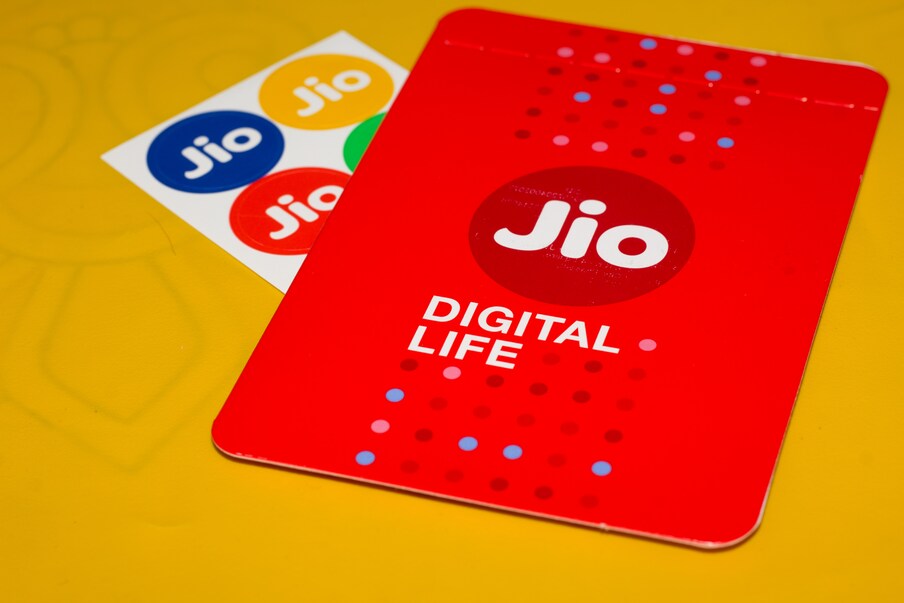 اس کا مطلب یہ ہوا کہ گراہک پورے 23 دنوں میں صرف 2.5GB+200MB ڈیٹا کا استعمال کیا جاسکتا ہے۔ اس کے علاوہ پلان میں کل 50 ایس ایم ایس بھی دیئے گئے ہیں۔