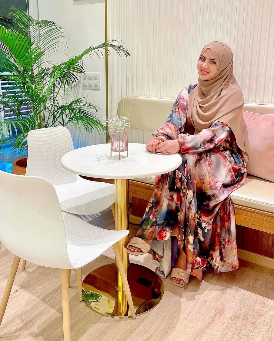  سحر افشاں ۔ (Photo: @saharafshaofficial/Instagram)