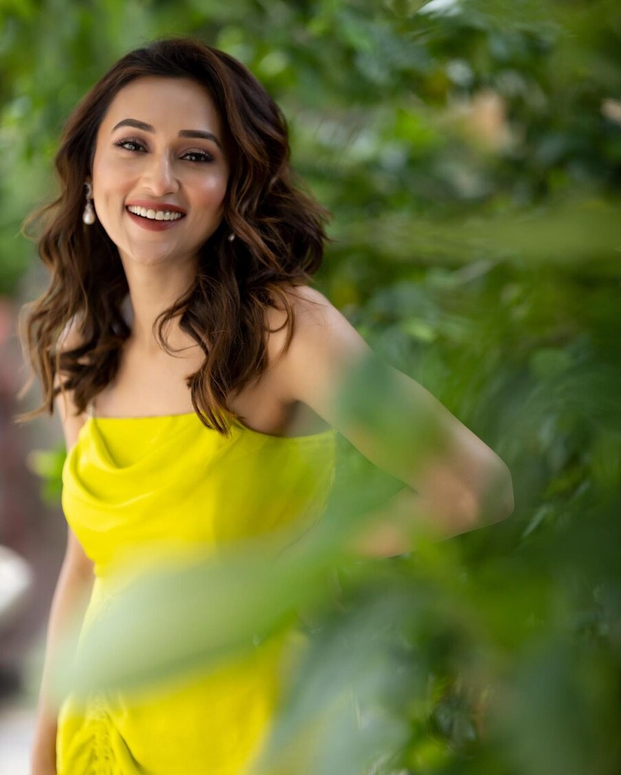  اداکارہ ممی چکرورتی ۔ (Photo: @mimichakraborty/instagram)