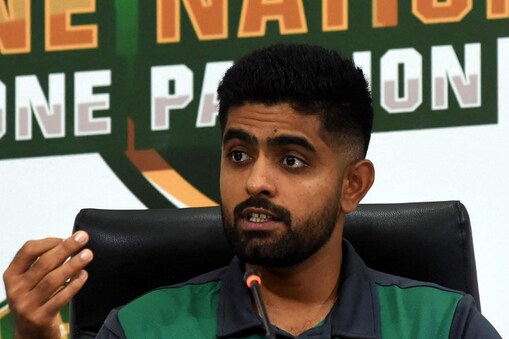 نیوزی لینڈ کے خلاف لائیو میچ میں پاکستان نے کردیا کچھ ایسا، ہر طرف سے ہورہی ہے تنقید